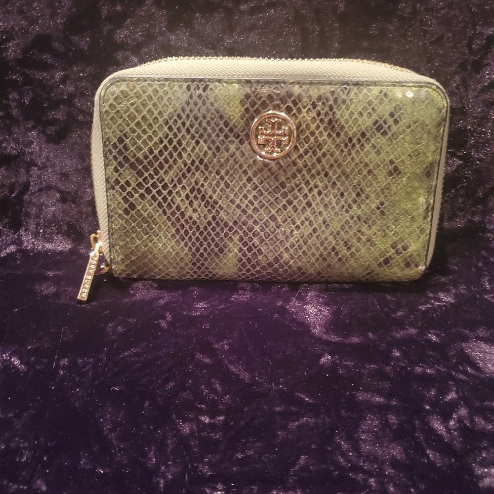 Tory Burch wallet